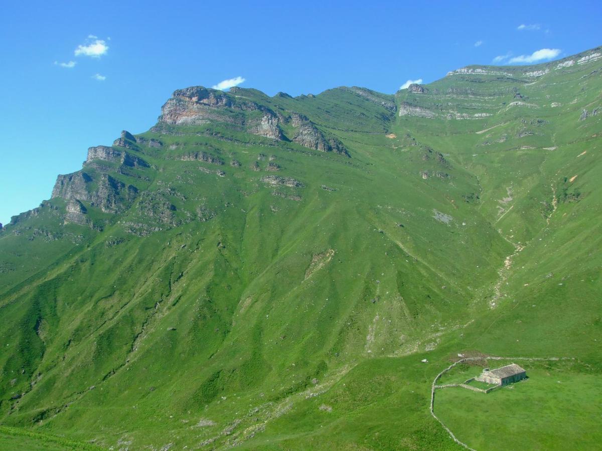 Las Hayucas San Roque de Ríomiera Extérieur photo